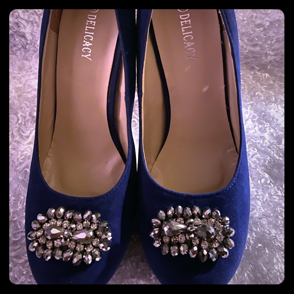 Blue shoes/crystal pin